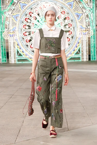 Look 38